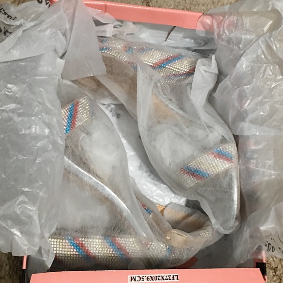 âSOLDâRhinestone Chunky Heel - Picture 5 of 5